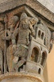 Capitel medieval de la Iglesia de Saint Nectaire,Auvergne,Francia.jpg
